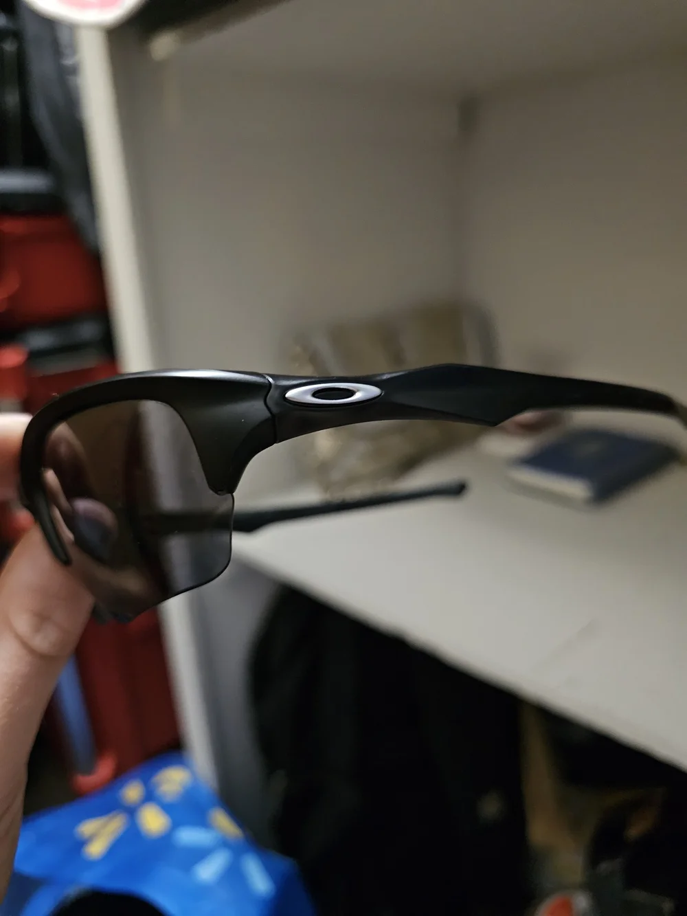 Oakley Flak Beta 2 Black Polarized Sunglasses with Protective Case